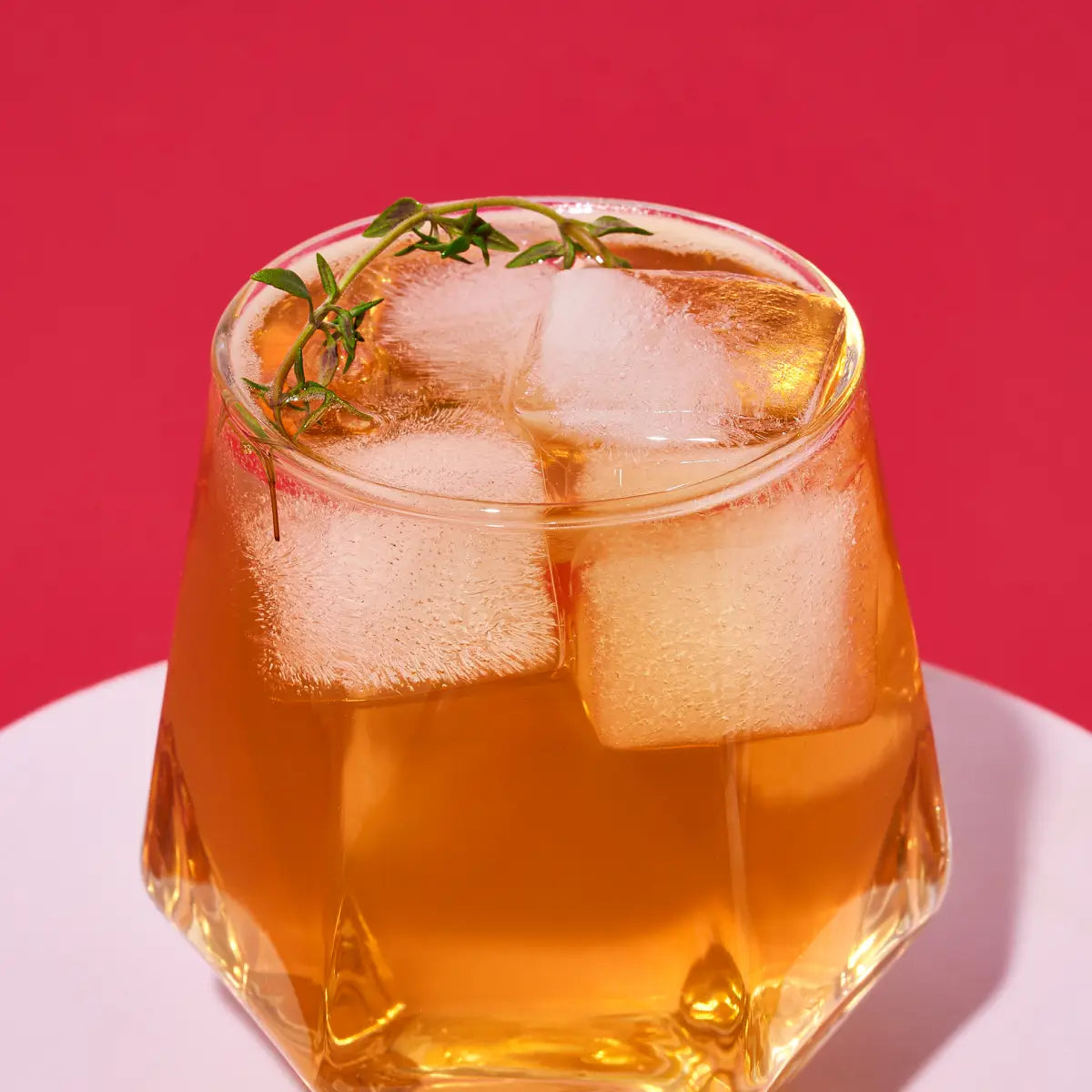 Danongwon Daily Kombucha Peach Tea set with 20 sticks, featuring refreshing iced peach-flavored kombucha drink in a summer setting.